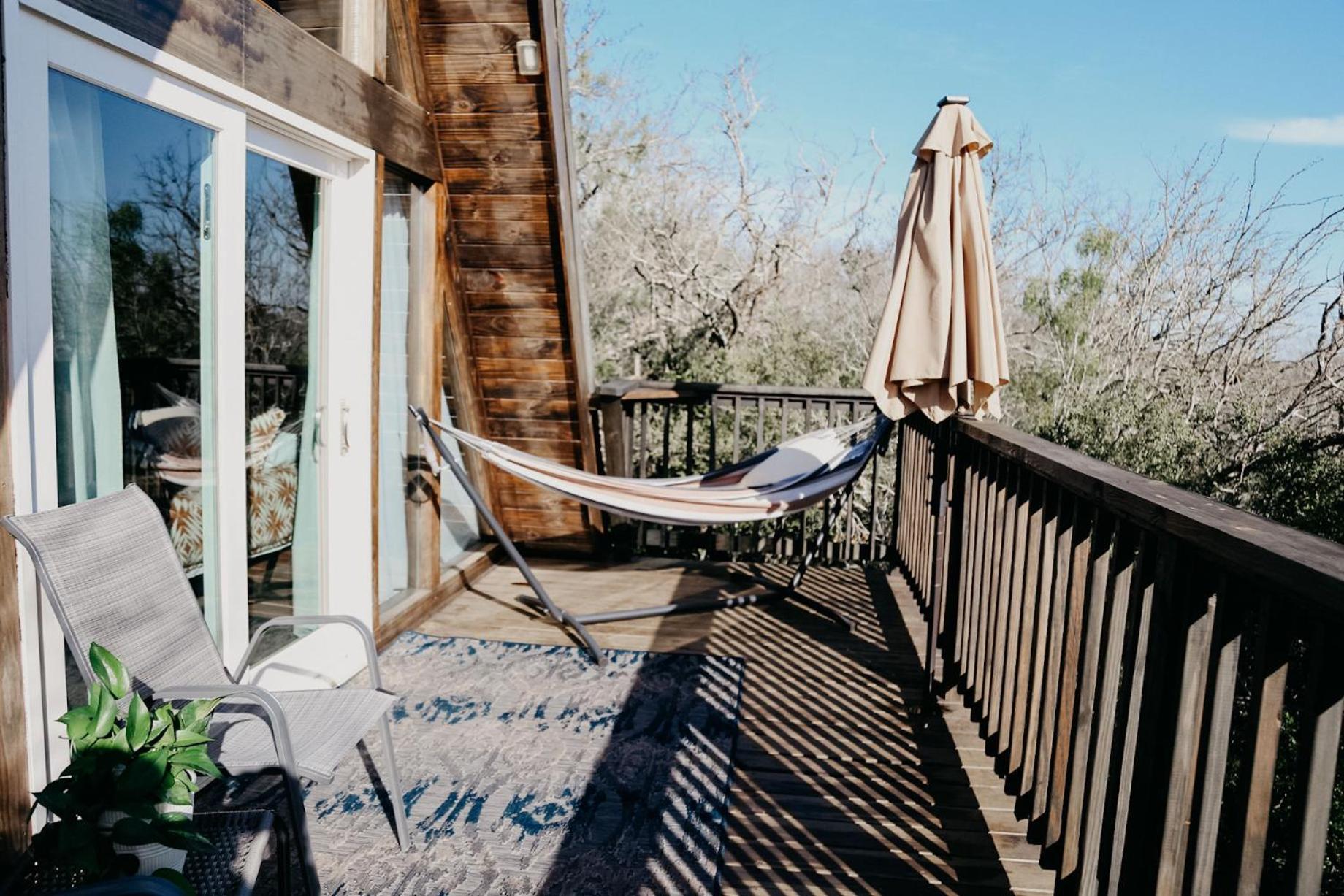 The Maverick: A-Frame W/ Hammock And Tree Top View Ню Браунфелс Екстериор снимка